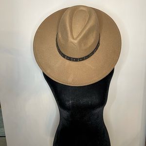 NWT Mocha Rancher Felt OSFM